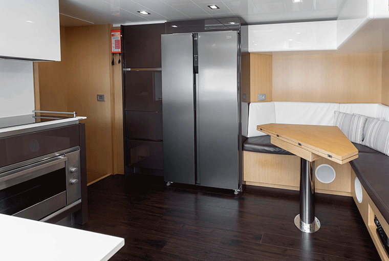 Ferretti Yachts 960
